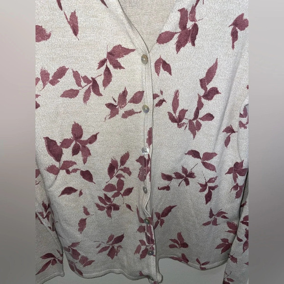 ✨2 For $6 Van Heusen Cardigan Size Medium #B2 - Picture 2 of 5